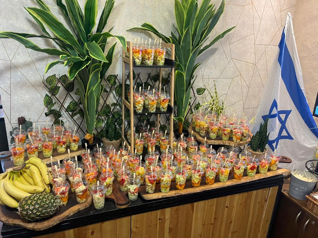 דוכן פירות אקזוטיים